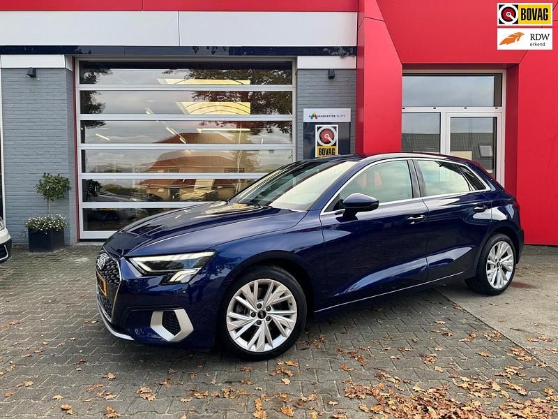 Occasion Audi A3 Business 110 PK (80 kW) 2021 Blauw Hatchback