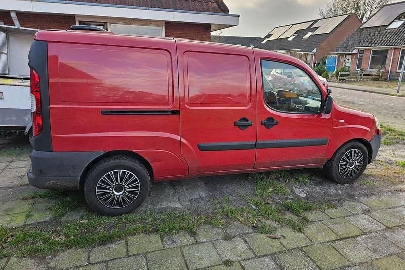Occasion Fiat Doblò Basis 129 PK (94 kW) 2007 Rood MPV