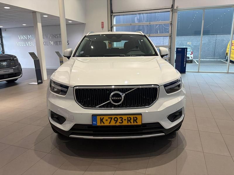Wit Occasion 2021 Volvo XC40 Business Edition SUV | € 29.945 (Super prijs) - Afbeelding 1/3