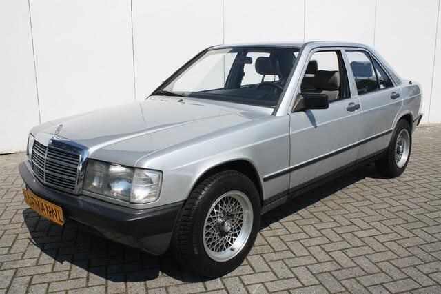 Grijs Gebruikt 1984 Mercedes 190 Sedan | € 12.999 - Afbeelding 1/4