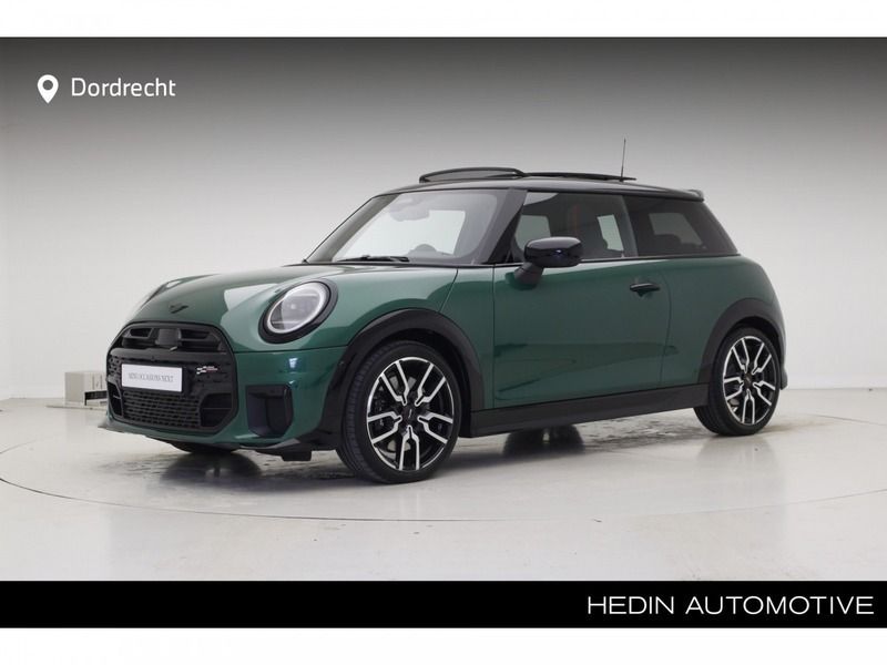 British racing green (groen metallic) Gebruikt 2024 Mini Cooper S Hatchback | € 38.795 - Afbeelding 1/3