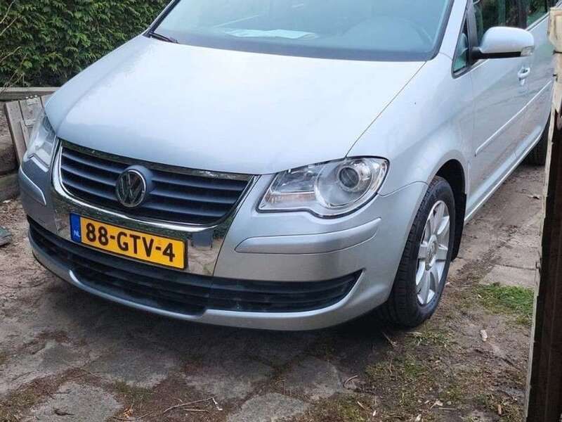 Grijs Gebruikt 2008 VW Touran Comfortline MPV | € 2.750 (Goede deal) - Afbeelding 1/2
