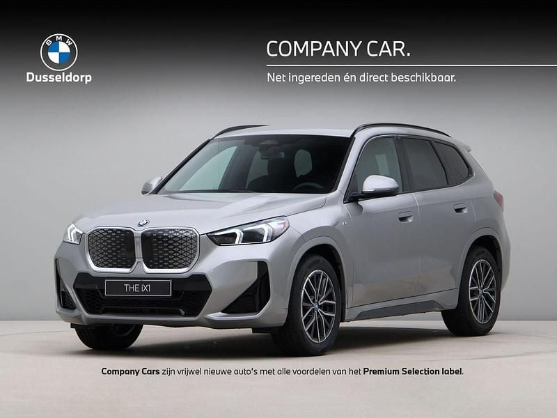 Grijs Gebruikt 2025 BMW iX1 M Sport SUV | € 57.000 (Goede deal) - Afbeelding 1/4