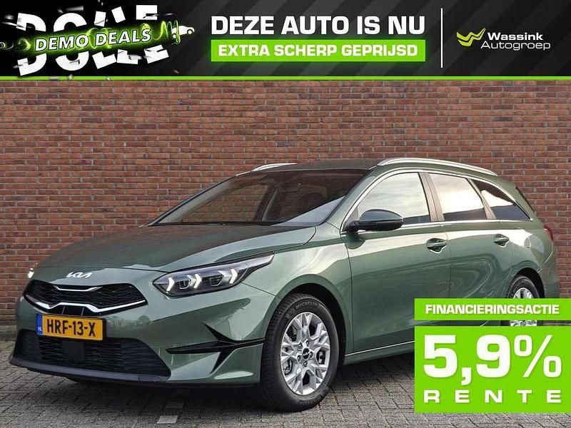 Groen Nieuw 2025 Kia Ceed Sportswagon Stationwagen | € 32.439 (Duur) - Afbeelding 1/3