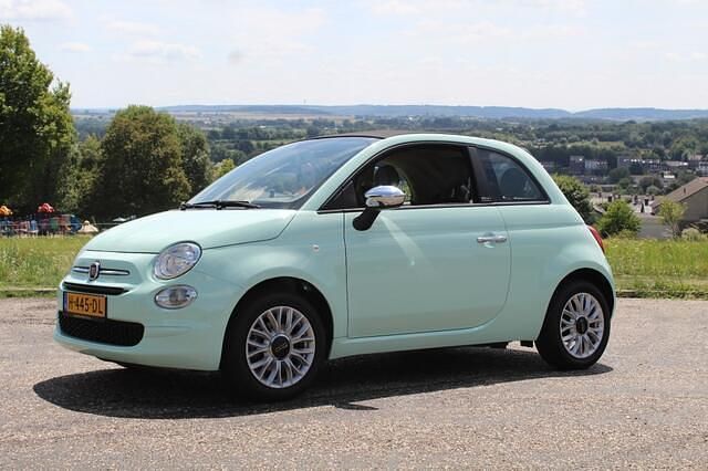 Groen Gebruikt 2020 Fiat 500 Young Cabriolet | € 14.450 (Eerlijke prijs) - Afbeelding 1/4
