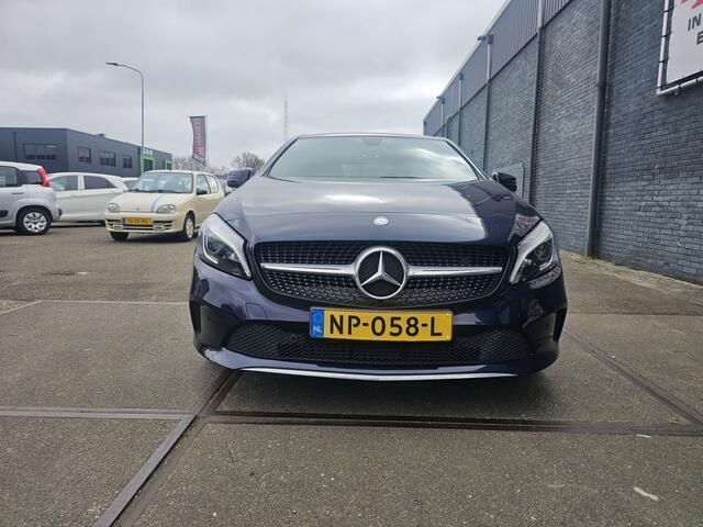 Blauw Gebruikt 2017 Mercedes A180 Ambition Hatchback | € 12.999 (Eerlijke prijs) - Afbeelding 1/4