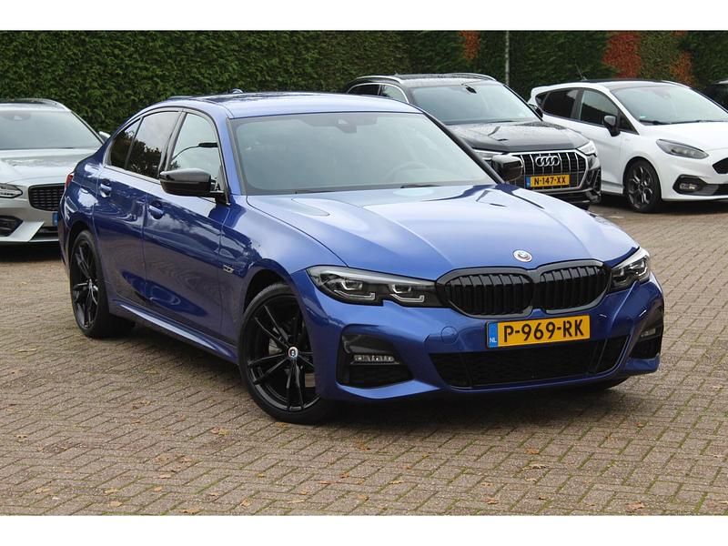 Blauw Occasion 2022 BMW 320 Sedan | € 30.999 (Eerlijke prijs) - Afbeelding 1/4