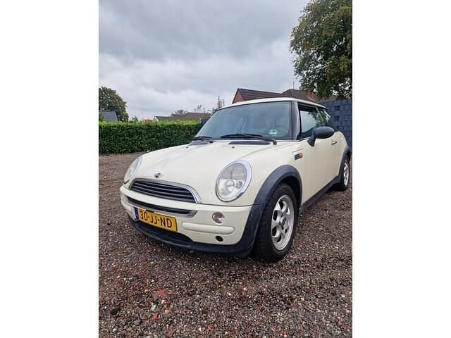 Wit Gebruikt 2002 Mini ONE Hatchback | € 1.750 (Eerlijke prijs) - Afbeelding 1/4