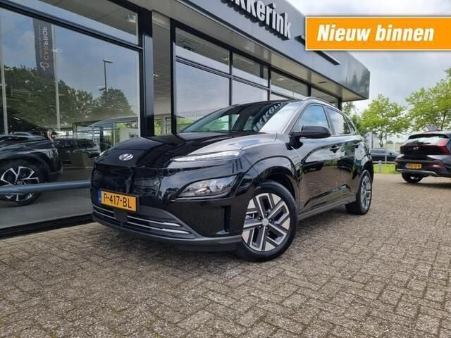 Zwart Gebruikt 2022 Hyundai Kona SUV | € 23.885 (Goede deal) - Afbeelding 1/4