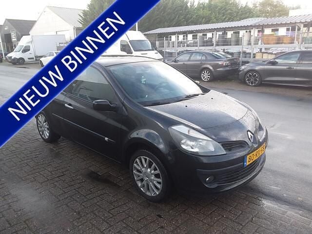 Zwart Gebruikt 2005 Renault Clio II Dynamique Hatchback | € 1.250 (Goede deal) - Afbeelding 1/4