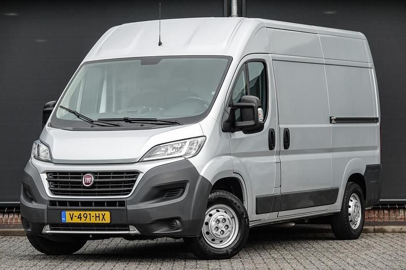Grijs Gebruikt 2017 Fiat Ducato S Van | € 13.950 (Goede deal) - Afbeelding 1/4