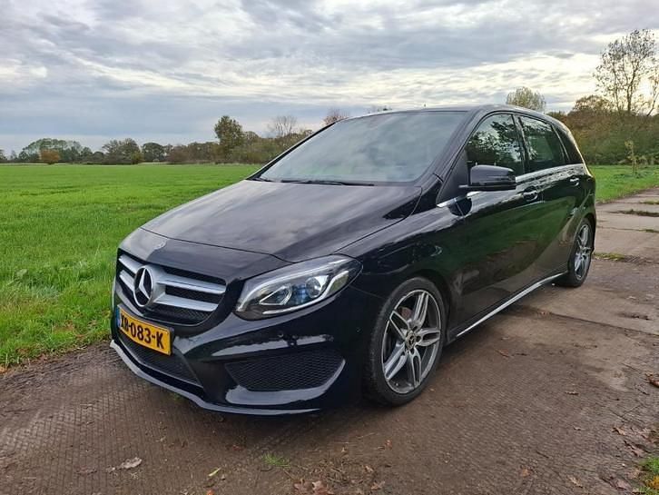 Gebruikt 2018 Mercedes B180 Business MPV | € 15.500 (Eerlijke prijs) - Afbeelding 1/4