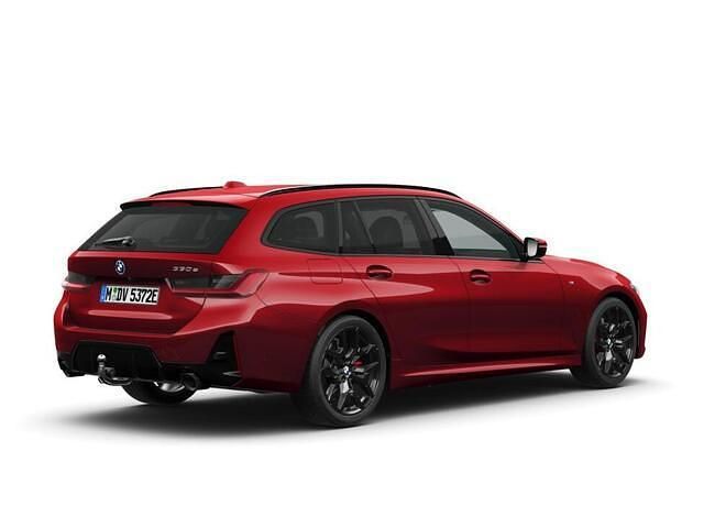 Nieuw BMW 330 Comfort Edition 291 PK (214 kW) 2026 Rood Stationwagen