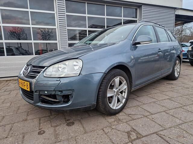 Groen (metallic) Occasion 2009 VW Golf V Comfortline Stationwagen | € 2.249 (Super prijs) - Afbeelding 1/3