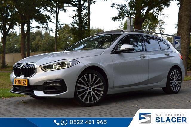 Grijs Gebruikt 2020 BMW 118 Executive Hatchback | € 20.900 (Eerlijke prijs) - Afbeelding 1/4