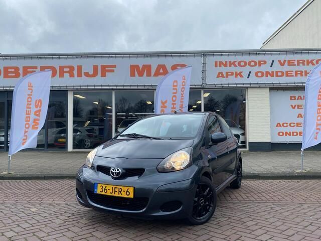 Grijs Gebruikt 2009 Toyota Aygo Comfort Hatchback | € 7.450 (Iets duurder) - Afbeelding 1/4