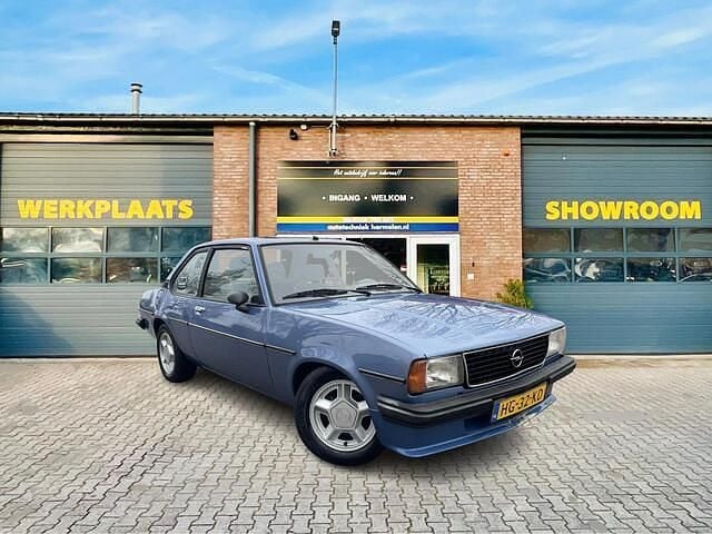 Blauw Gebruikt 1981 Opel Ascona S Coupé | € 14.980 - Afbeelding 1/4