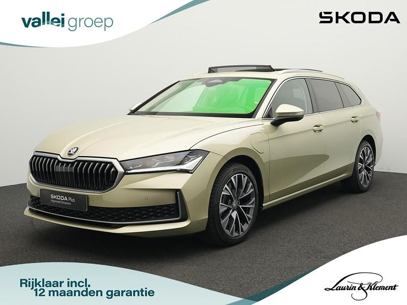 Geel Gebruikt 2024 Skoda Superb LAURIN & KLEMENT Stationwagen | € 48.400 - Afbeelding 1/4