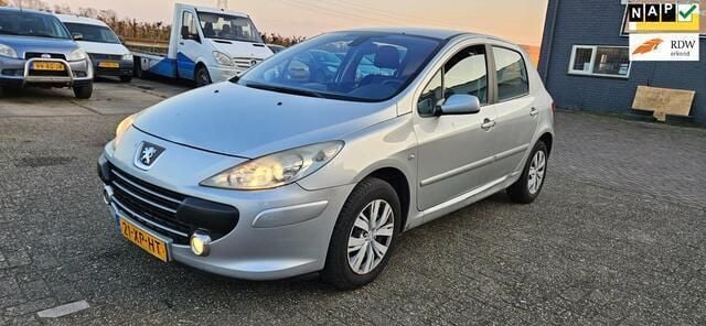 Grijs Gebruikt 2007 Peugeot 307 Premium Hatchback | € 750 (Goede deal) - Afbeelding 1/4