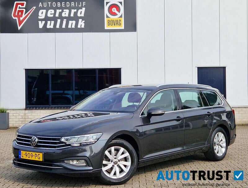 Grijs Gebruikt 2021 VW Passat Business Stationwagen | € 24.880 (Eerlijke prijs) - Afbeelding 1/4