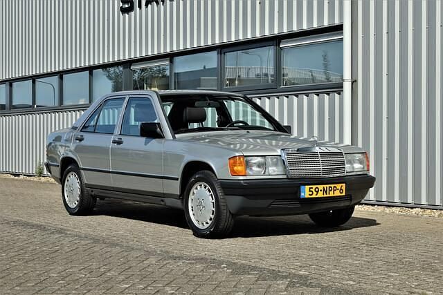 Zilver Gebruikt 1983 Mercedes 190 Sedan | € 9.950 - Afbeelding 1/4
