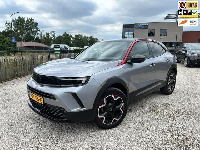 Grijs Gebruikt 2021 Opel Mokka GS Line SUV | € 19.950 (Eerlijke prijs) - Afbeelding 1/4
