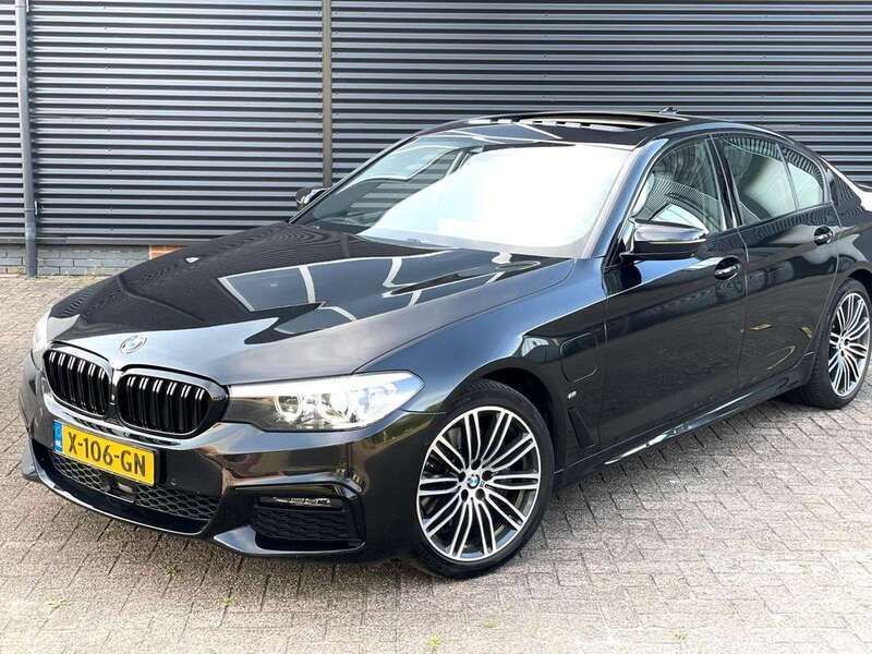 Zwart Gebruikt 2020 BMW 530 Sedan | € 32.000 - Afbeelding 1/4