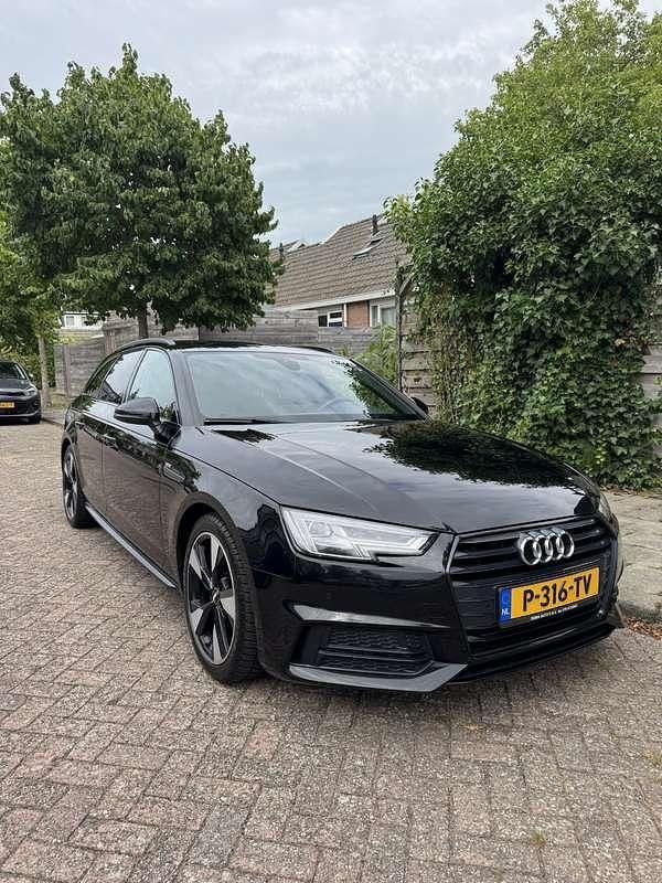 Zwart Gebruikt 2018 Audi A4 Black Edition Stationwagen | € 14.999 (Eerlijke prijs) - Afbeelding 1/4