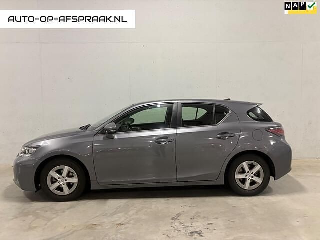 Grijs Gebruikt 2012 Lexus CT200h Hatchback | € 10.888 (Eerlijke prijs) - Afbeelding 1/4