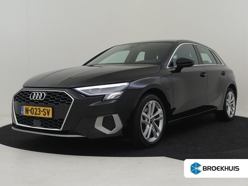 Zwart Gebruikt 2022 Audi A3 Sportback Business Hatchback | € 24.400 (Goede deal) - Afbeelding 1/4