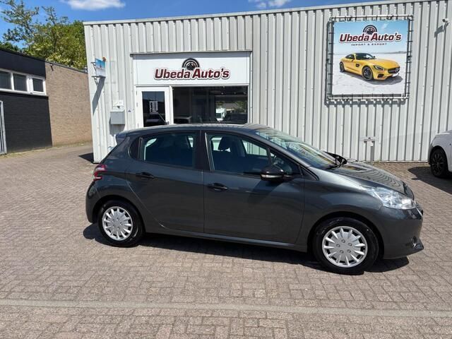 Grijs Gebruikt 2012 Peugeot 208 Access Hatchback | € 4.500 (Eerlijke prijs) - Afbeelding 1/4