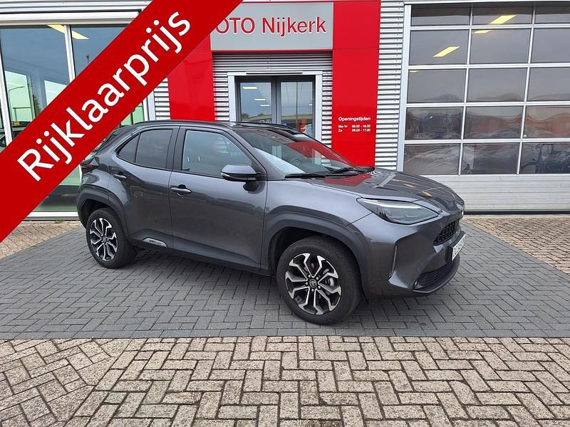 Grijs Gebruikt 2024 Toyota Yaris Cross Edition SUV | € 29.900 (Eerlijke prijs) - Afbeelding 1/4