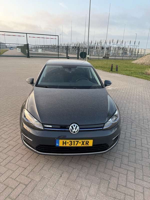 Grijs Gebruikt 2020 VW e-Golf Hatchback | € 12.950 (Eerlijke prijs) - Afbeelding 1/4
