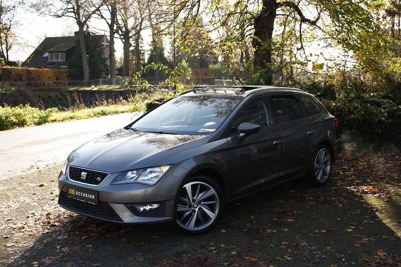 Grijs (metallic) Gebruikt 2016 Seat Leon X-Perience CONNECT Stationwagen | € 12.450 (Iets duurder) - Afbeelding 1/4