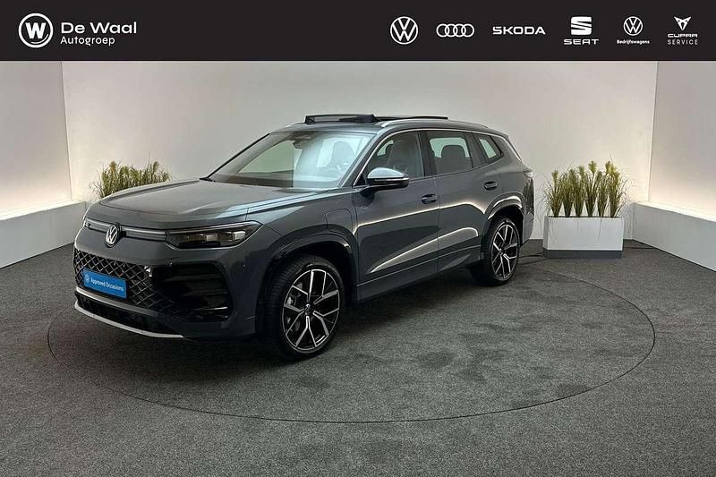 Dolphin grey metallic Nieuw 2025 VW Tayron R-line Edition SUV | € 59.695 (Super prijs) - Afbeelding 1/3
