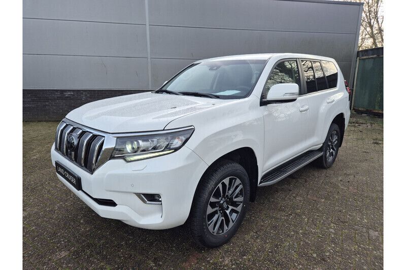 Nieuw 2024 Toyota Land Cruiser SUV | € 67.980 (Super prijs) - Afbeelding 1/1