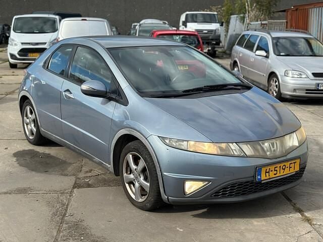 Grijs Gebruikt 2007 Honda Civic Hatchback | € 1.000 (Super prijs) - Afbeelding 1/4