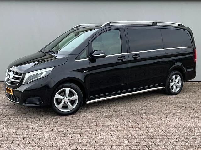 Zwart Gebruikt 2015 Mercedes V220 MPV | € 23.450 (Eerlijke prijs) - Afbeelding 1/4