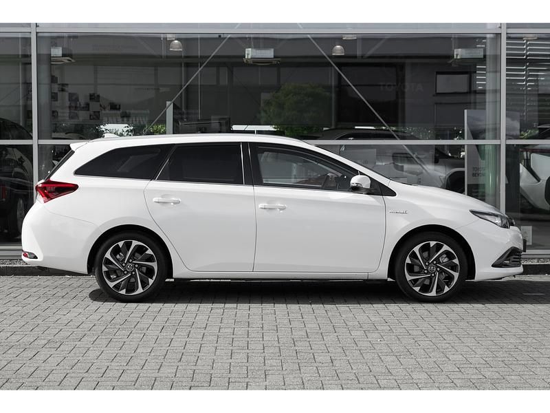 Occasion Toyota Auris 99 PK (72 kW) 2016 Wit Stationwagen
