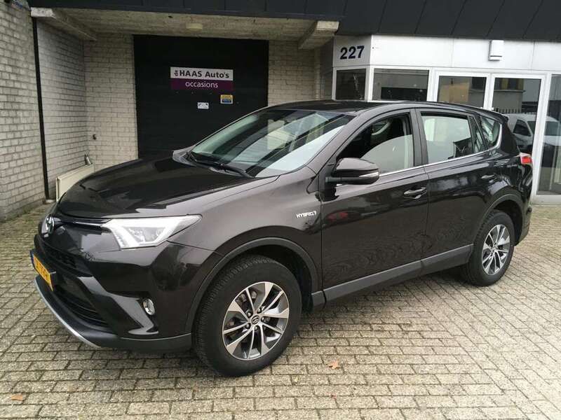 Bruin Gebruikt 2016 Toyota RAV4 Hybrid Edition SUV | € 14.999 (Duur) - Afbeelding 1/4
