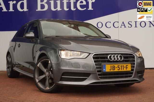 Grijs Gebruikt 2016 Audi A3 Attraction Hatchback | € 7.799 (Goede deal) - Afbeelding 1/4