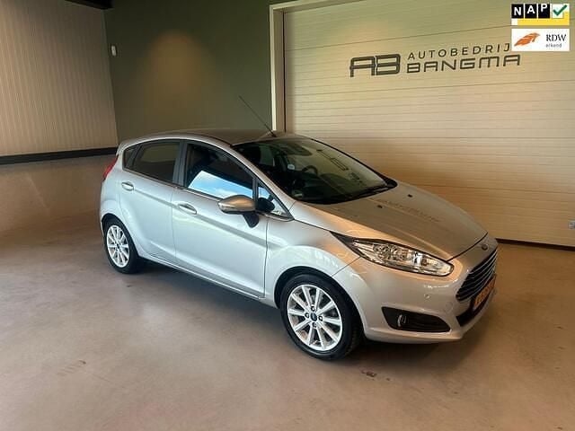 Grijs Gebruikt 2016 Ford Fiesta Style Hatchback | € 9.999 (Iets duurder) - Afbeelding 1/4