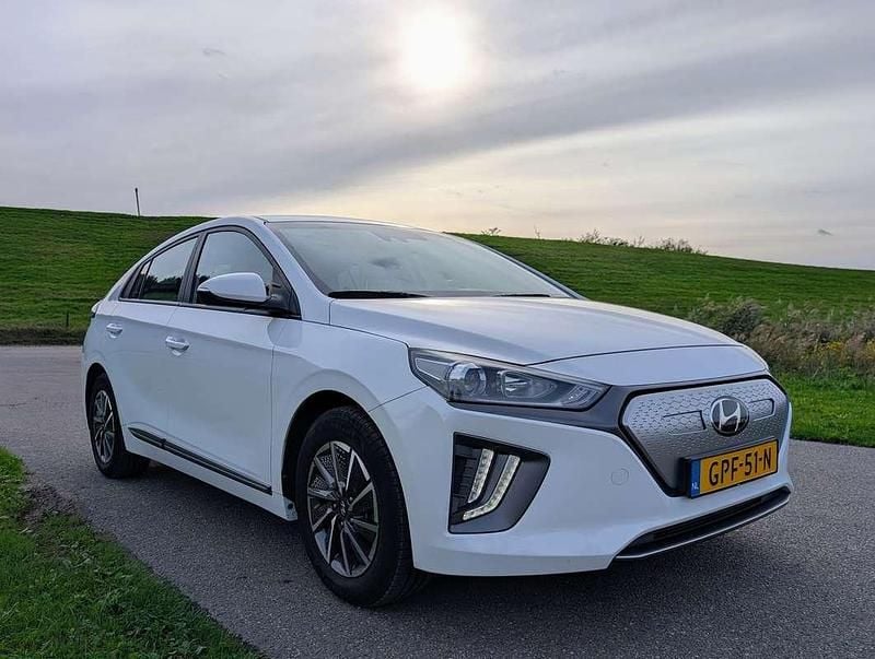 Wit Gebruikt 2021 Hyundai Ioniq 6 Sedan | € 15.900 (Super prijs) - Afbeelding 1/4