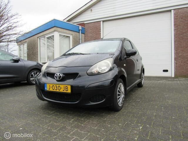 Zwart Gebruikt 2010 Toyota Aygo Comfort Hatchback | € 2.649 (Eerlijke prijs) - Afbeelding 1/4