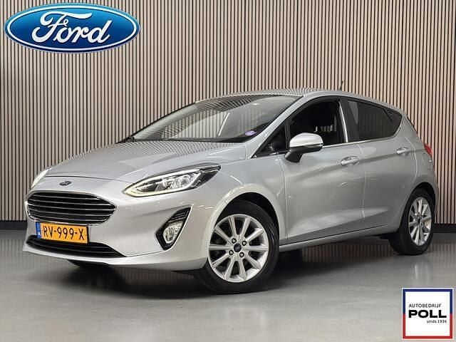 Grijs Gebruikt 2018 Ford Fiesta Titanium Hatchback | € 8.900 (Eerlijke prijs) - Afbeelding 1/4