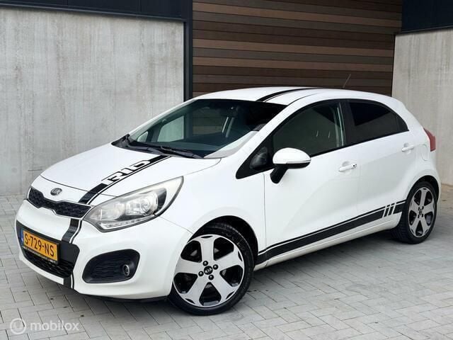 Wit Occasion 2013 Kia Rio Hatchback | € 5.995 (Eerlijke prijs) - Afbeelding 1/4