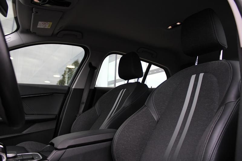 Occasion BMW 118 Sport Line 136 PK (100 kW) 2021 Zwart Hatchback