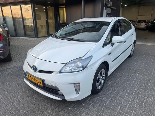 Wit Gebruikt 2013 Toyota Prius Hatchback | € 6.495 (Goede deal) - Afbeelding 1/4