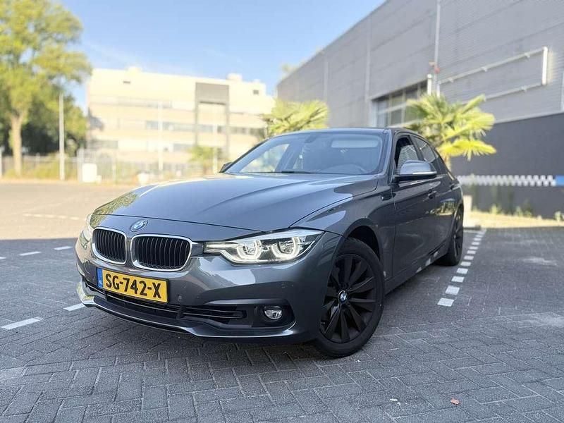 Gebruikt 2018 BMW 118 Advantage Hatchback | € 19.850 (Iets duurder) - Afbeelding 1/4