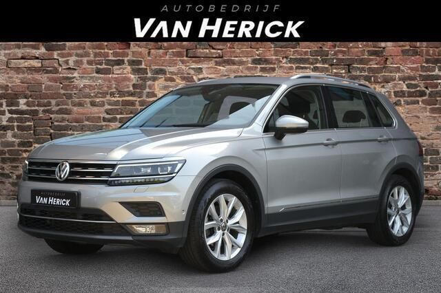 Grijs Gebruikt 2020 VW Tiguan Comfortline SUV | € 26.995 (Goede deal) - Afbeelding 1/4